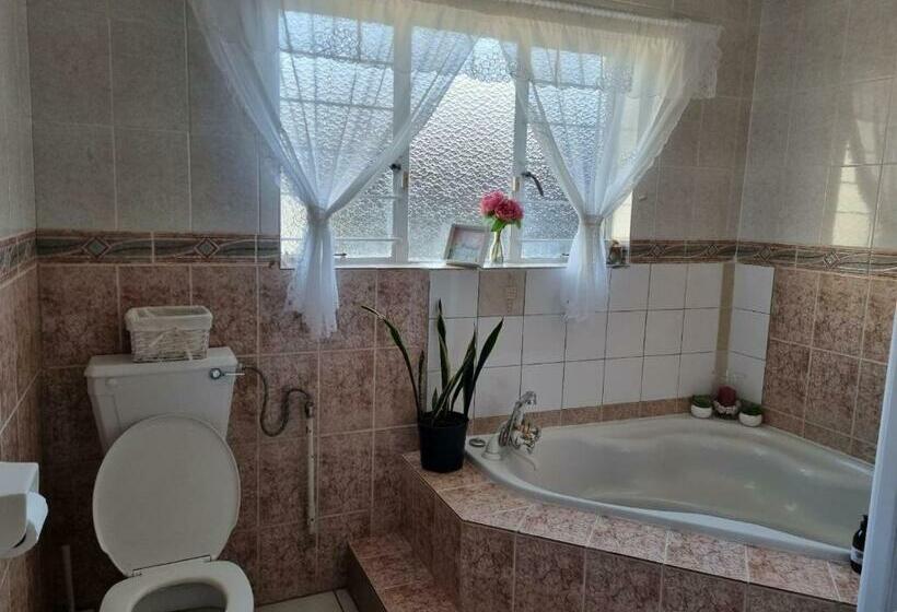 豪华家庭房间, The Jewel