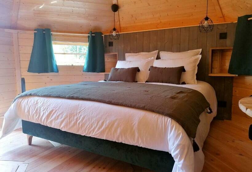 四人标准间, Au Coin Du Bois