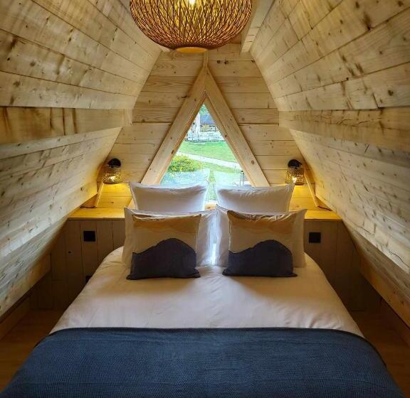 四人标准间, Au Coin Du Bois