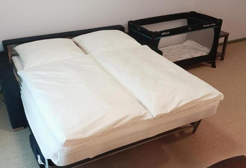 Семейный Номер, Nutzwedel Resort Farmers Lodge