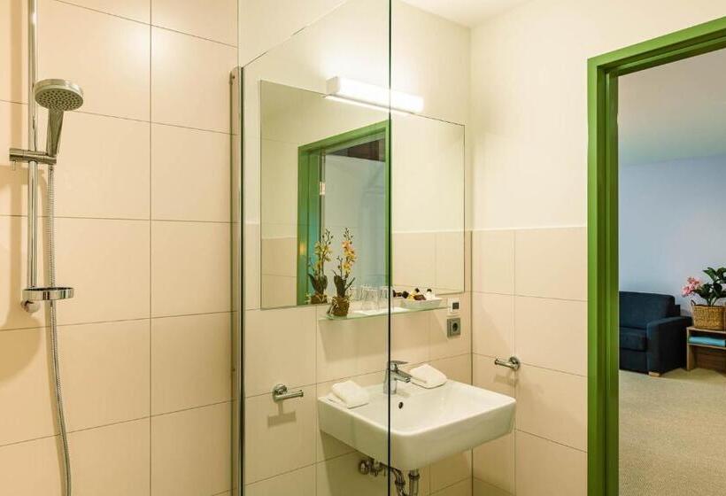 Семейный Номер, Nutzwedel Resort Farmers Lodge