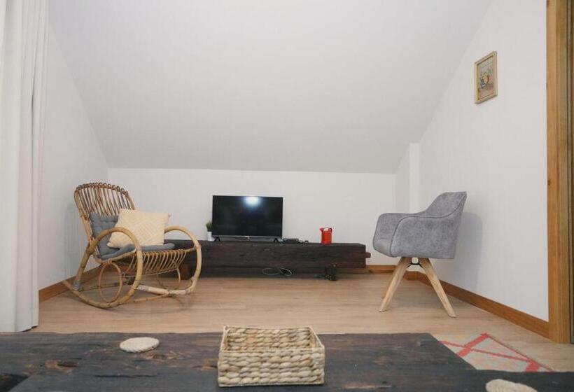 Трехместный Номер Стандарт Вид на Сад, Conacul Sanct Gurgh