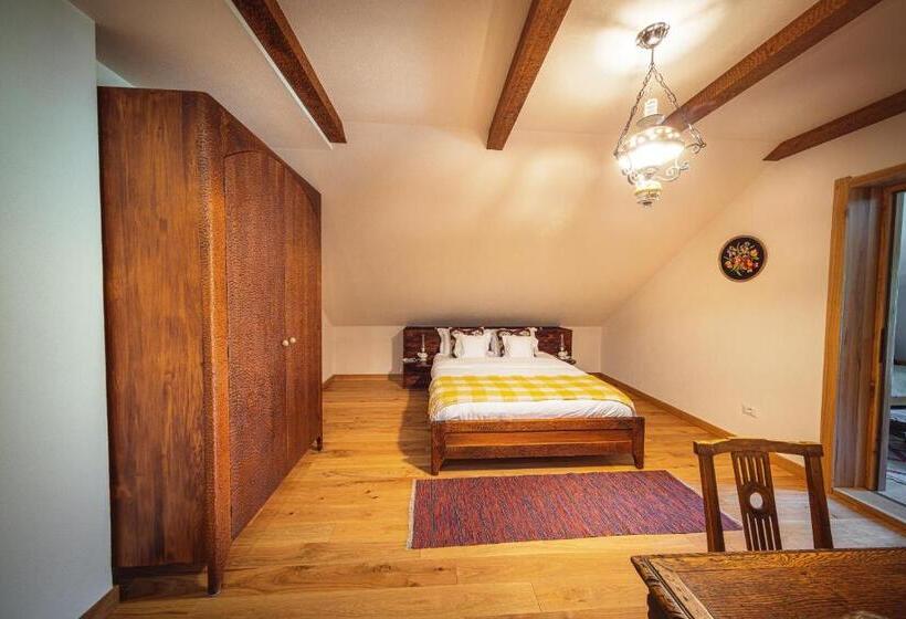 Трехместный Номер Стандарт Вид на Сад, Conacul Sanct Gurgh