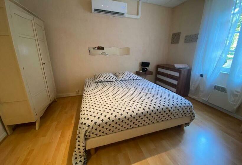 Номер Стандарт, Hôtel Restaurant L Escale Chez Mimi