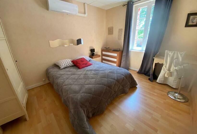 Номер Стандарт, Hôtel Restaurant L Escale Chez Mimi