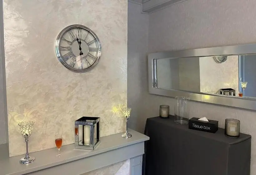 スーペリアールーム, Hôtel Restaurant L Escale Chez Mimi