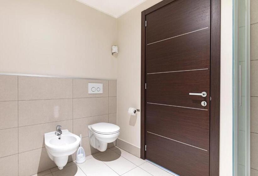 اتاق استاندارد, B&b Hotel Bergamo