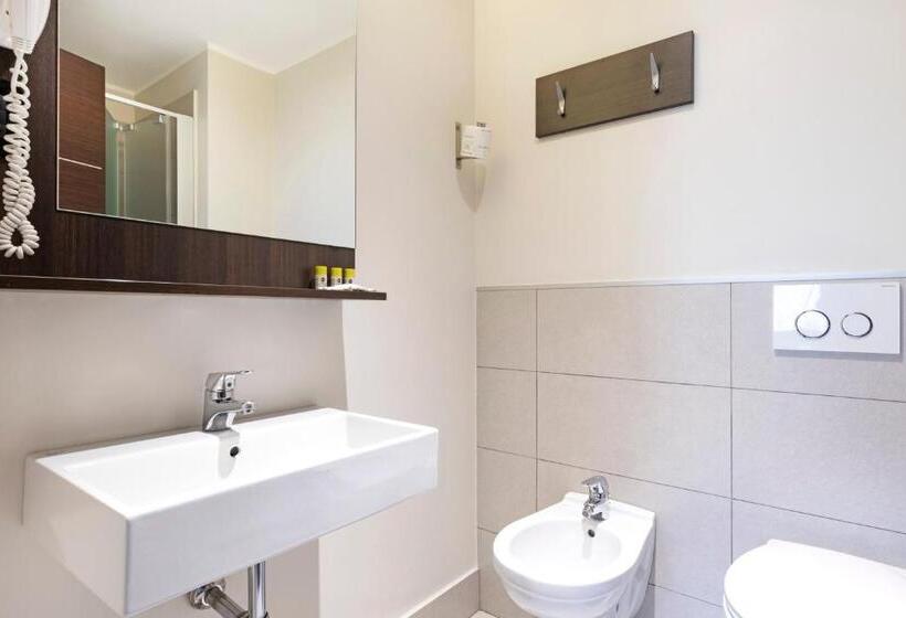 اتاق استاندارد سه نفره, B&b Hotel Bergamo