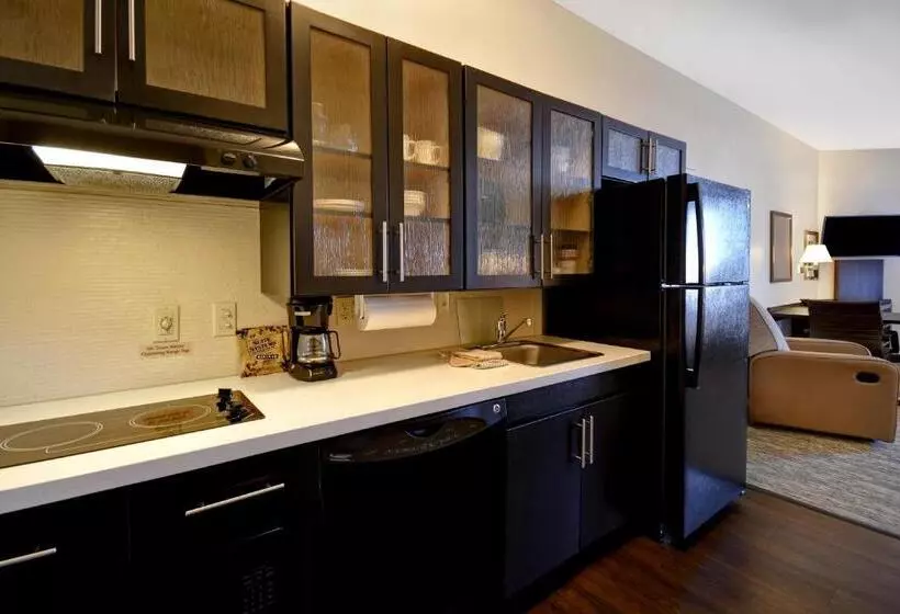 スタンダードスタジオ, Candlewood Suites Carrollton, An Ihg