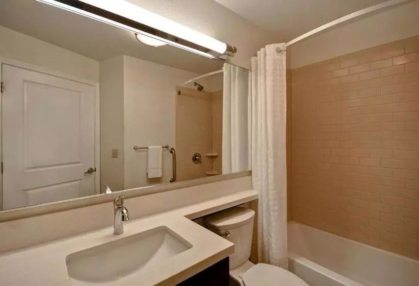 キングサイズベッドのスイートルーム, Candlewood Suites Carrollton, An Ihg
