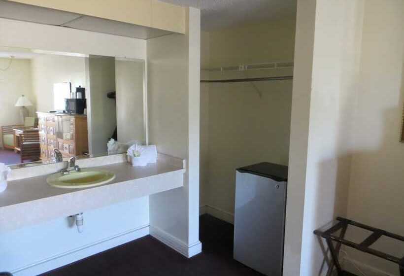 חדר סטנדרט שתי מיטות זוגיות, Central Motel  Inverness