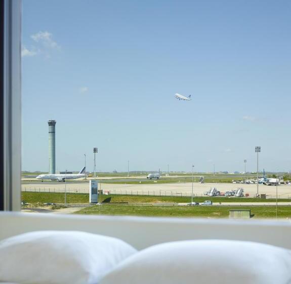 Стандартный Номер Кровать Кинг, Citizenm Paris Charles De Gaulle Airport