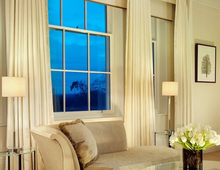 Полулюкс, Coworth Park Dorchester Collection