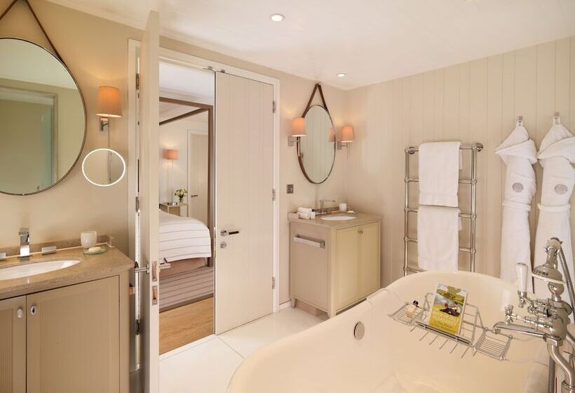 Полулюкс, Coworth Park Dorchester Collection