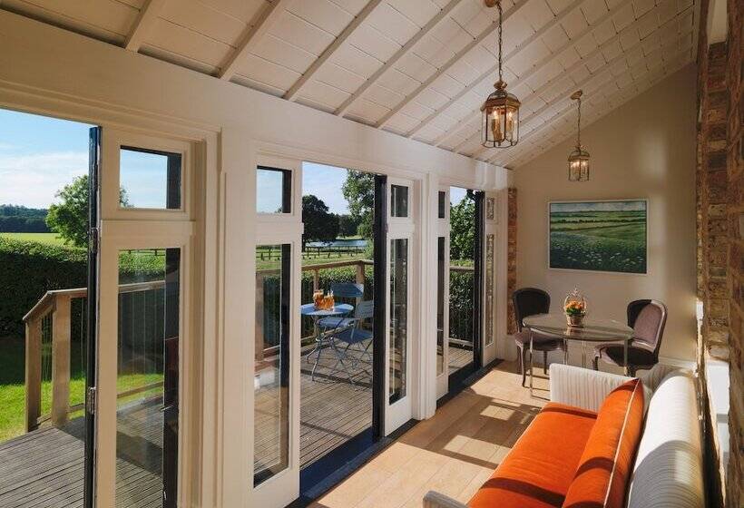 Люкс, Coworth Park Dorchester Collection