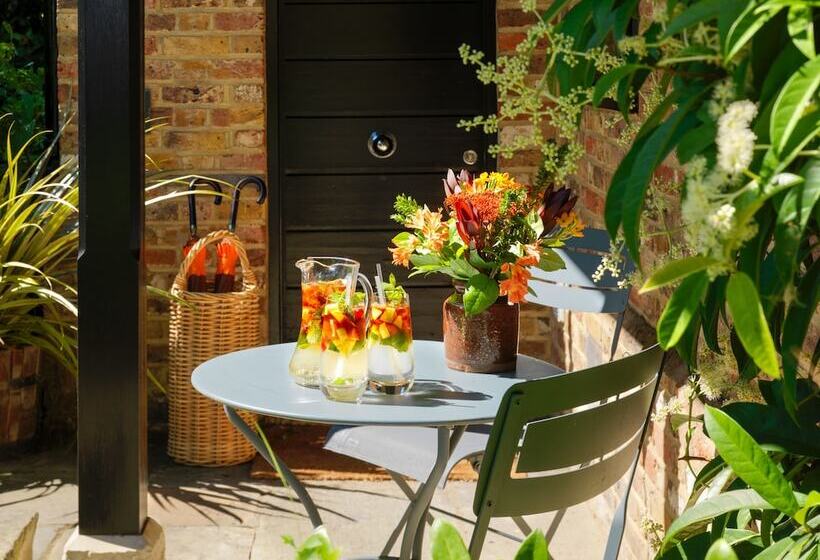Люкс, Coworth Park  Dorchester Collection
