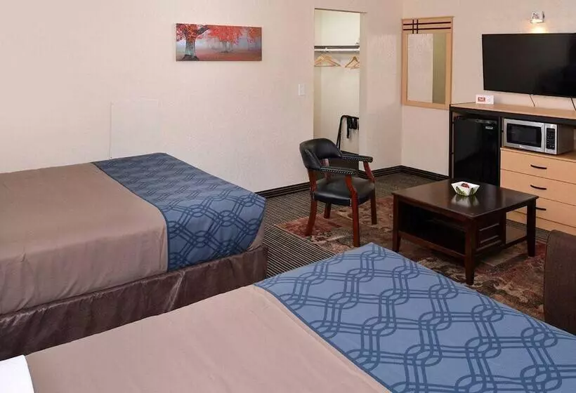 スイート, Econo Lodge Rochester I 90 & I 390