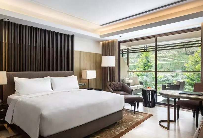 ダブルベッドスタンダードルーム, Jw Marriott Mussoorie Walnut Grove Resort & Spa