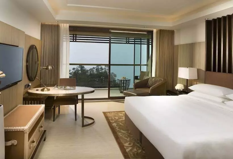 景色の見えるダブルベッドスタンダードルーム, Jw Marriott Mussoorie Walnut Grove Resort & Spa