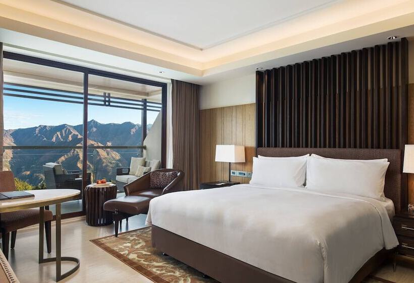 Номер Стандарт Двуспальная Кровать с Видом, Jw Marriott Mussoorie Walnut Grove Resort & Spa