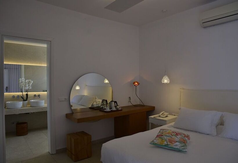 اتاق لوکس, Margie Mykonos