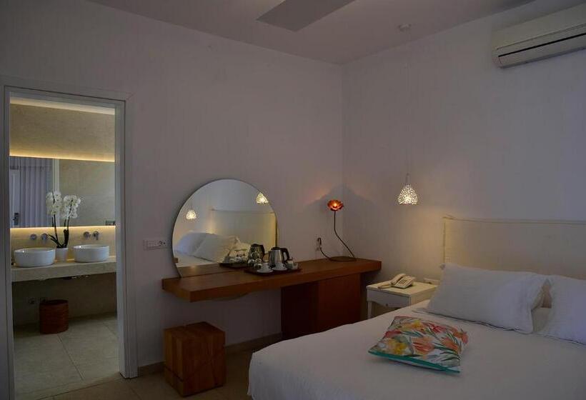 اتاق لوکس, Margie Mykonos