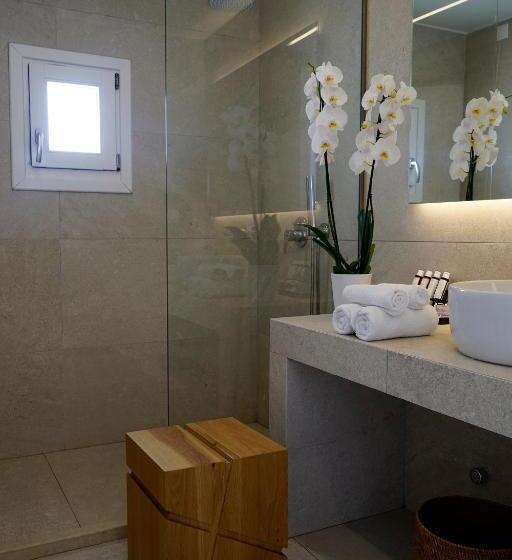 اتاق لوکس, Margie Mykonos