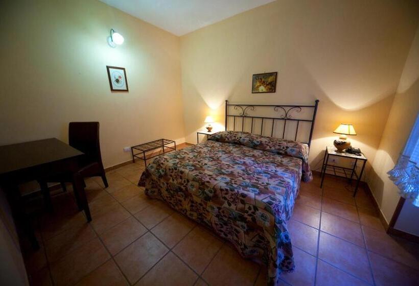 基本三人间, Masseria Rocca Di Gonato