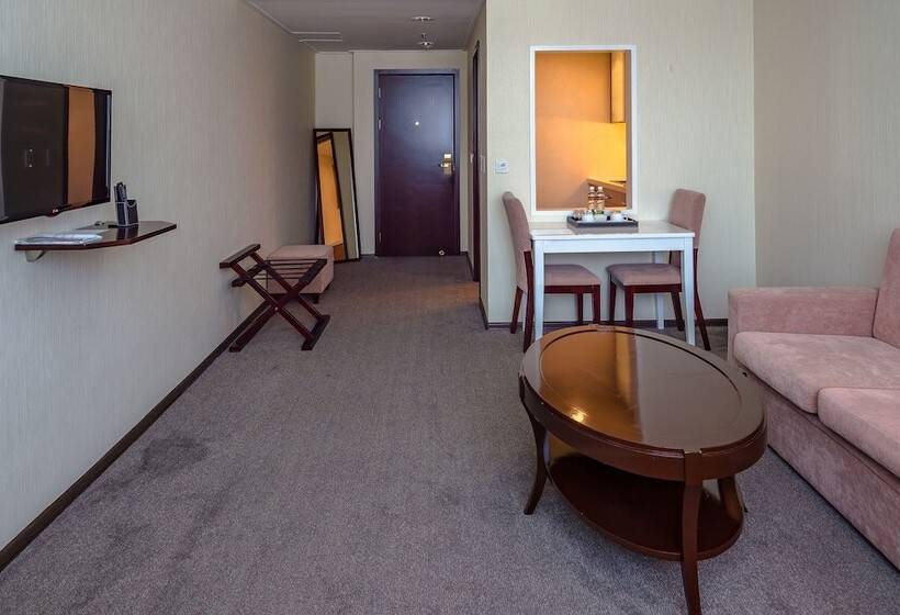 آپارتمان 1 خوابه, Mega Palace