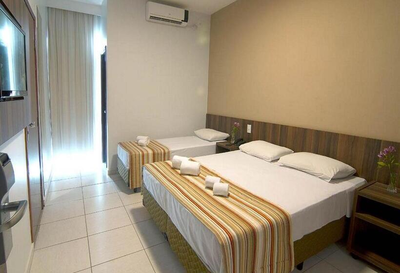 标准三人间, Morada Das Aguas