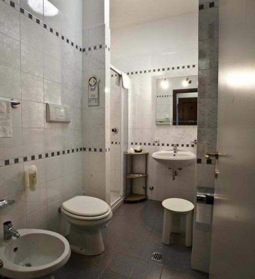 غرفة قياسية فردية, Nastro Azzurro