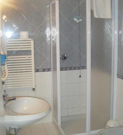 غرفة قياسية, Nastro Azzurro