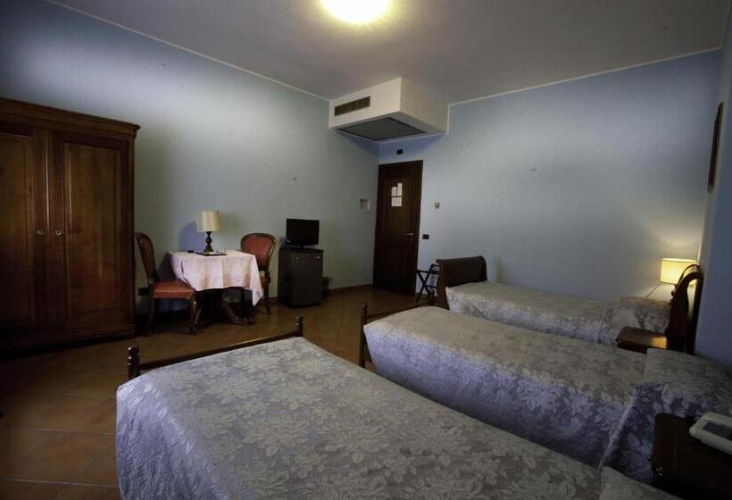 غرفة قياسية ثلاثية, Nastro Azzurro