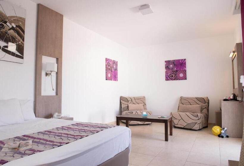 패밀리 룸, New Famagusta Hotel & Suites