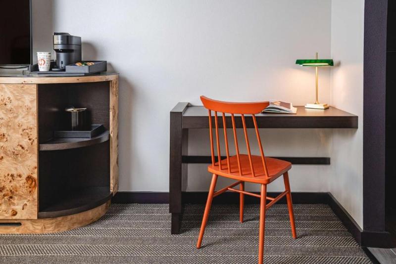 חדר דחוקס עם מיטת קינג, Origin Baton Rouge, A Wyndham