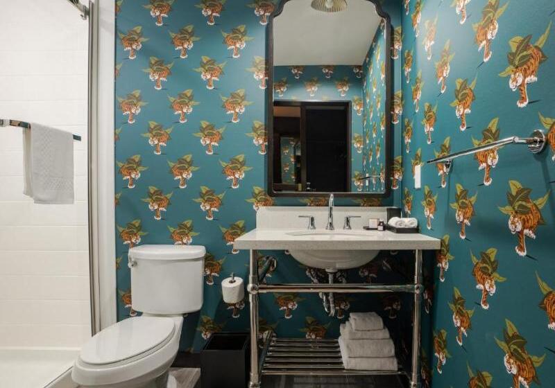 חדר דחוקס עם מיטת קינג, Origin Baton Rouge, A Wyndham