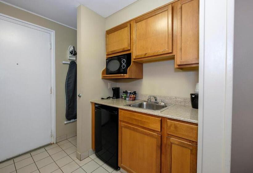 Люкс, Red Roof Inn And Suites Herkimer