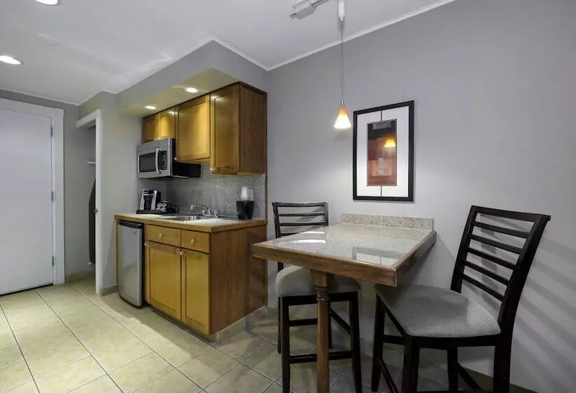 スイート, Red Roof Inn And Suites Herkimer