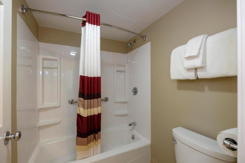 복층 룸 퀸 침대, Red Roof Inn And Suites Herkimer