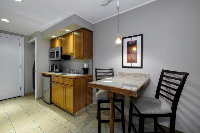 Люкс Кровать Квин, Red Roof Inn And Suites Herkimer
