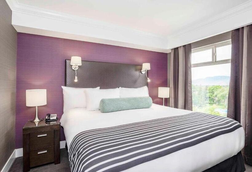 Suite Kingsize Bett, Sandman Signature Kamloops