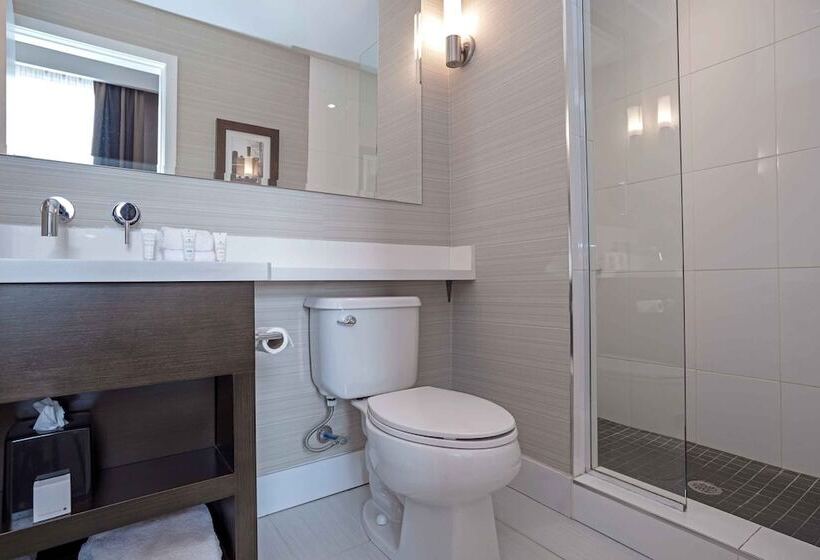 Suite Kingsize Bett, Sandman Signature Kamloops