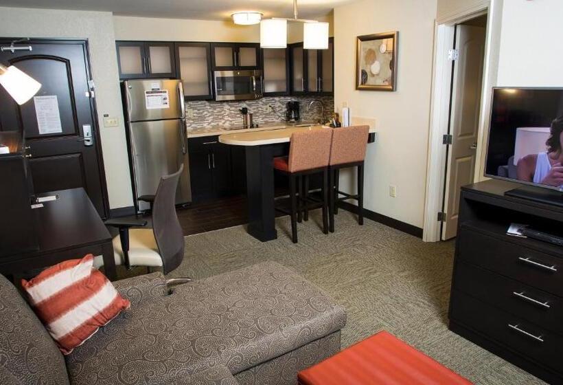 스위트 킹사이즈 침대, Staybridge Suites Lexington, An Ihg