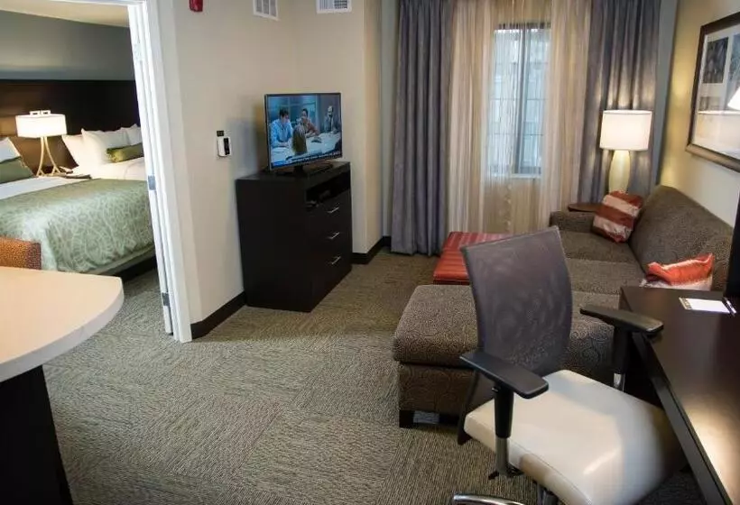 クイーンサイズベッドのスイートルーム, Staybridge Suites Lexington, An Ihg