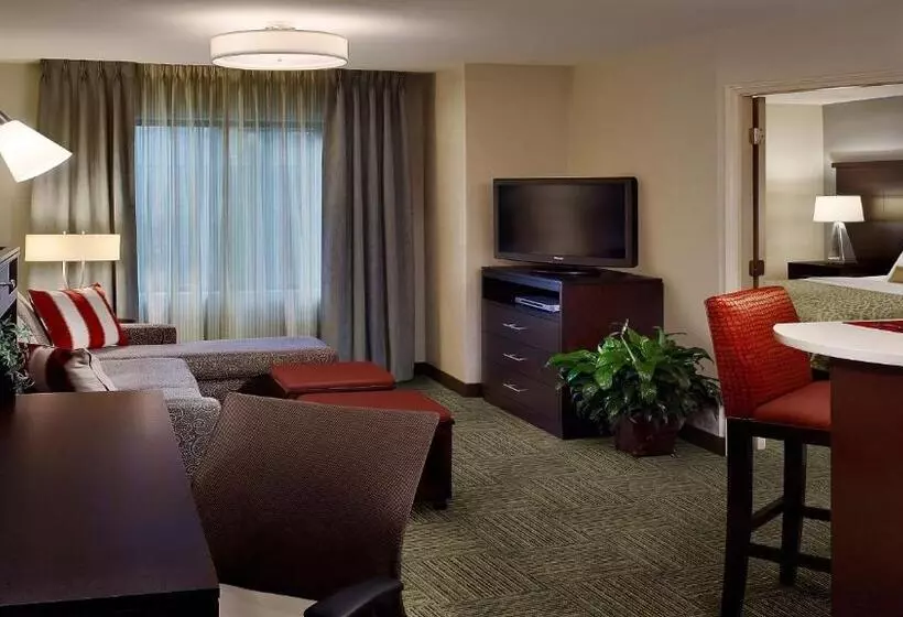 クイーンサイズベッドのスイートルーム, Staybridge Suites Lexington, An Ihg
