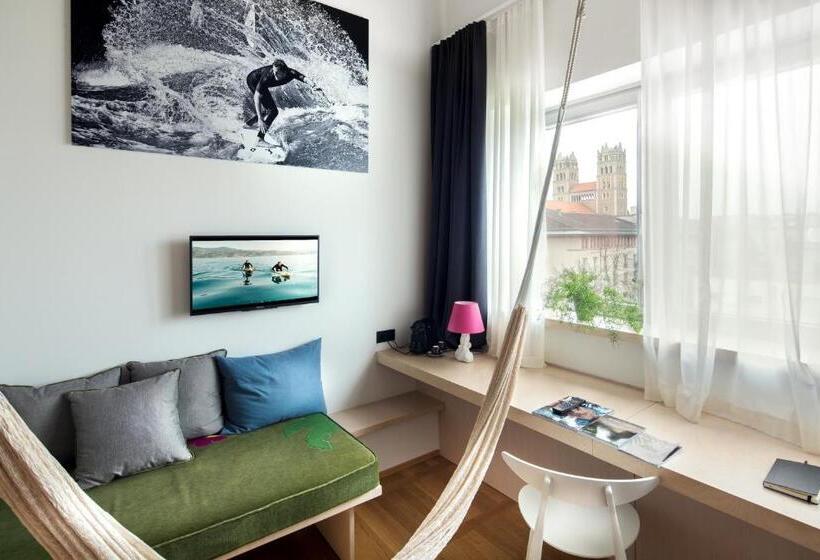 إستوديو قياسى, The Flushing Meadows