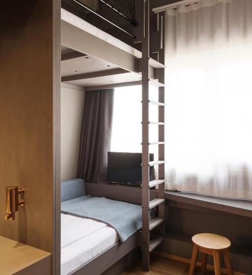 غرفة قياسية, The Flushing Meadows