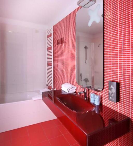 Номер Deluxe Вид на Бассейн, Velanera Hotel & Restaurant