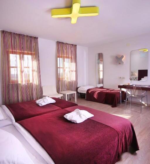 Номер Deluxe Вид на Бассейн, Velanera Hotel & Restaurant