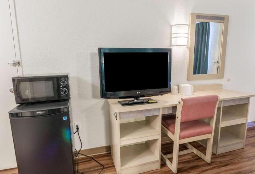חדר סטנדרט מותאם לאדם עם מוגבלויות, Motel 6del Rio, Tx